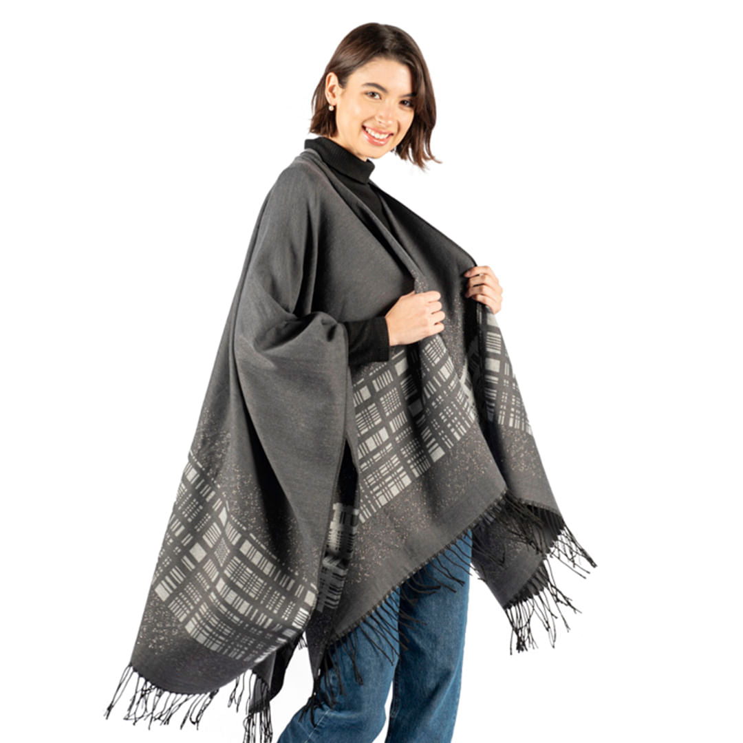 LUCKY PONCHO