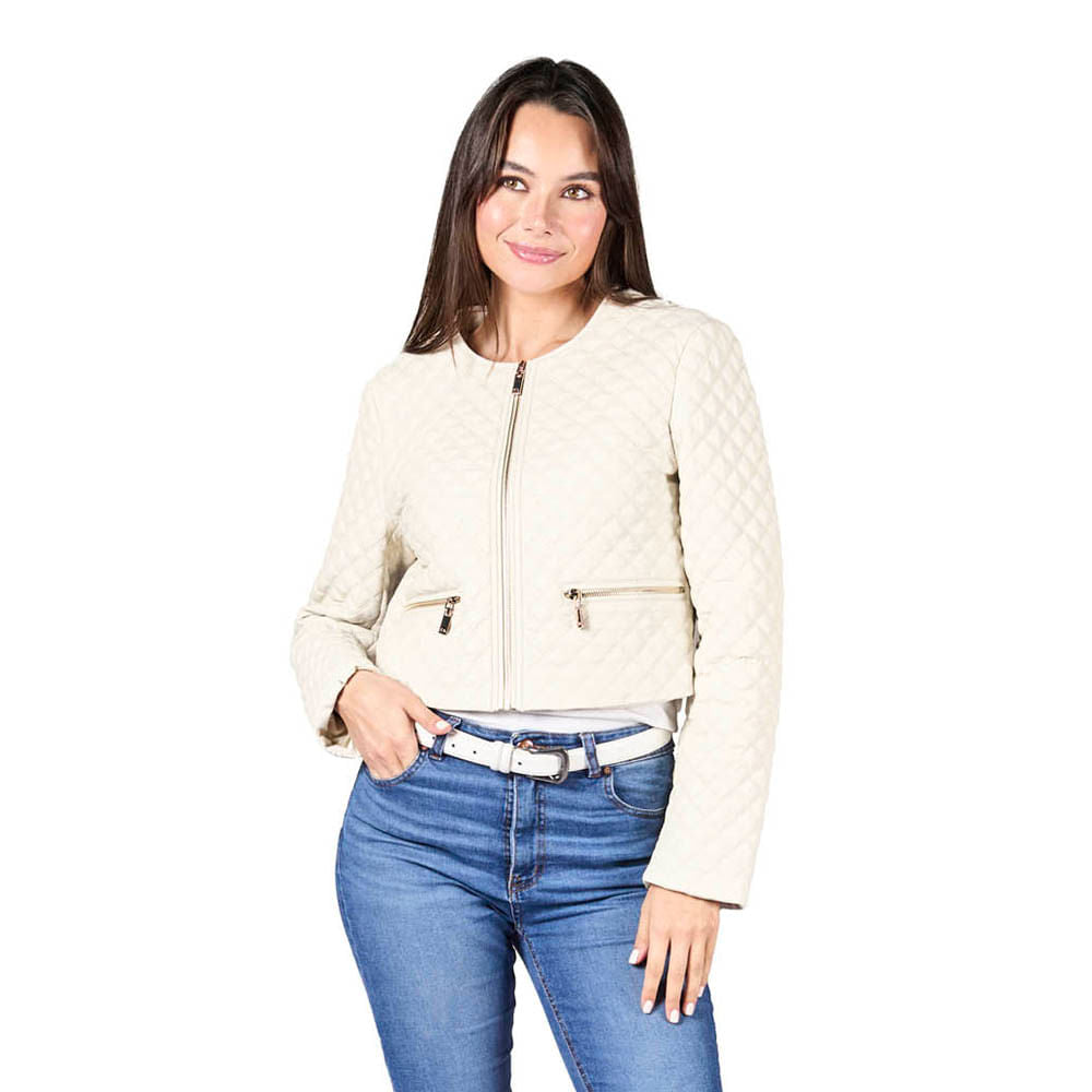 CAROL CAMPERA