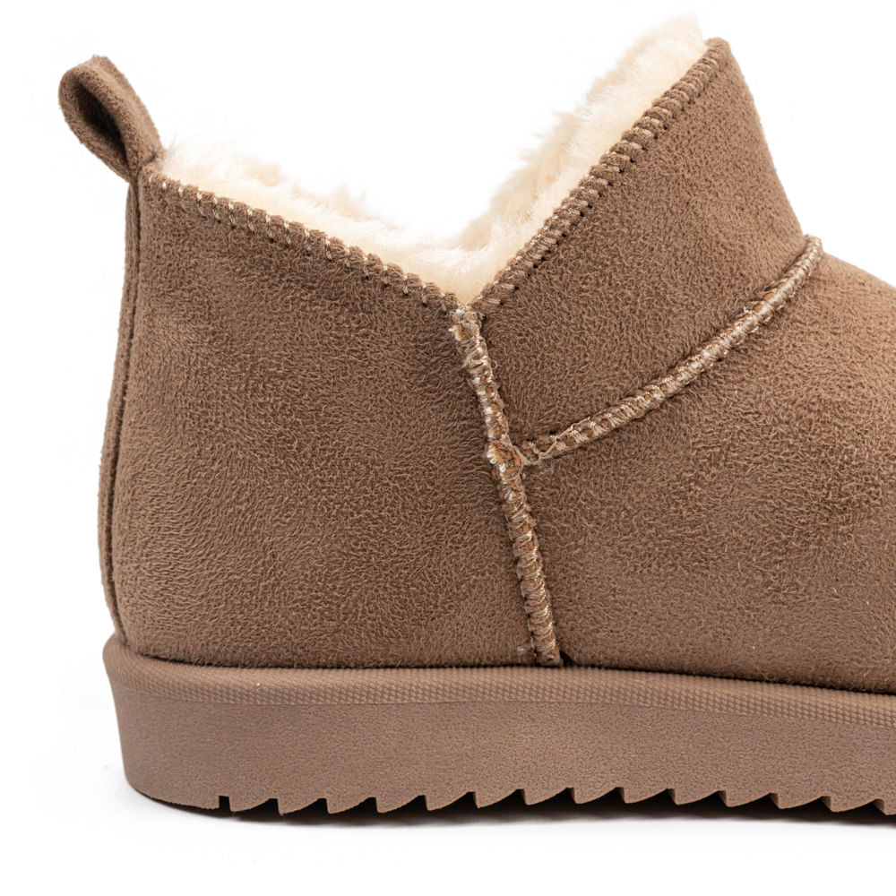 MILAN BOTA