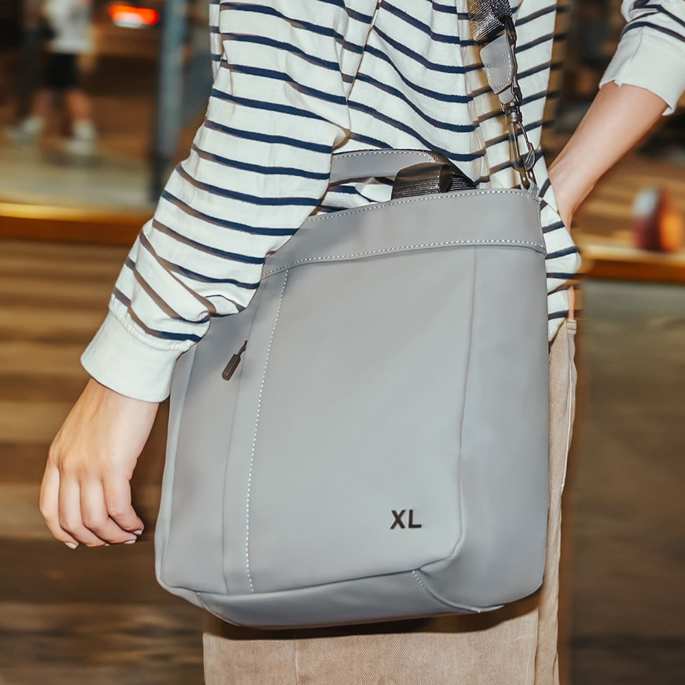 DARYL TOTE